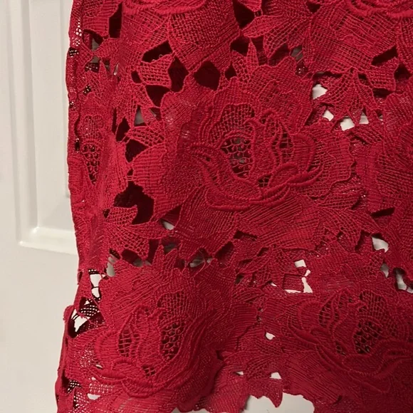 ❤️Rafaella Red Floral Lace Top - Picture 3 of 8